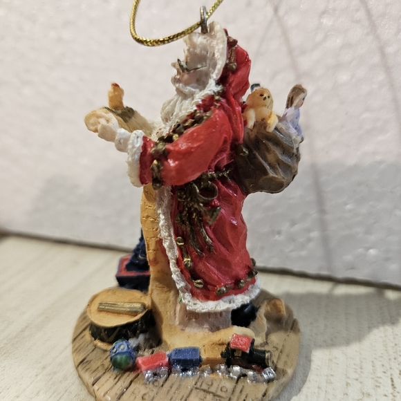 Polystone Santa Ornament - Picture 4 of 8